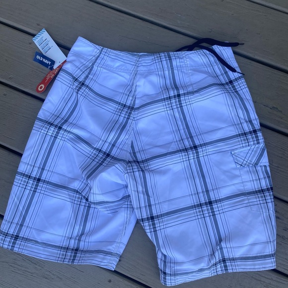 NWT Old Navy - Mens surf/board shorts (white & gray plaid) & mesh underwear, S - Picture 2 of 12
